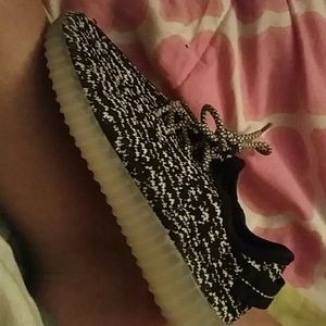 Led light up shoes white and blackshies